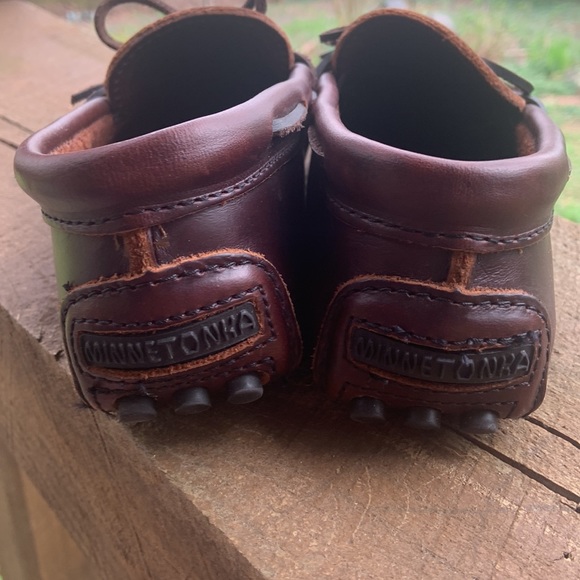 Minnetonka driving Mocs. Leather. Brown. Ladies 7. - Picture 5 of 14